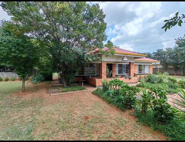 3 BEDROOM HOUSE FOR SALE IN THREE RIVERS